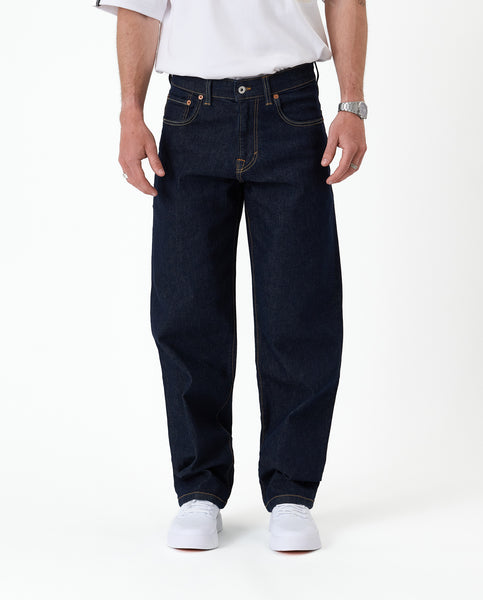 The Jeans Relaxed Straight Fit Rinse Wash | c'est normal