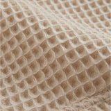 Le Waffle Resort Shirt in light beige — close-up of the waffle-weave texture
