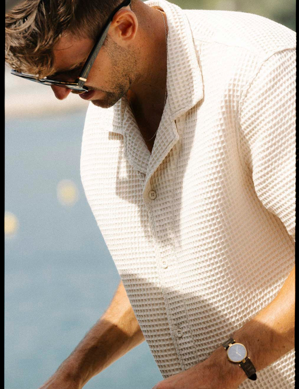 Le Waffle Resort Shirt in light beige — showing the textured waffle-woven fabric