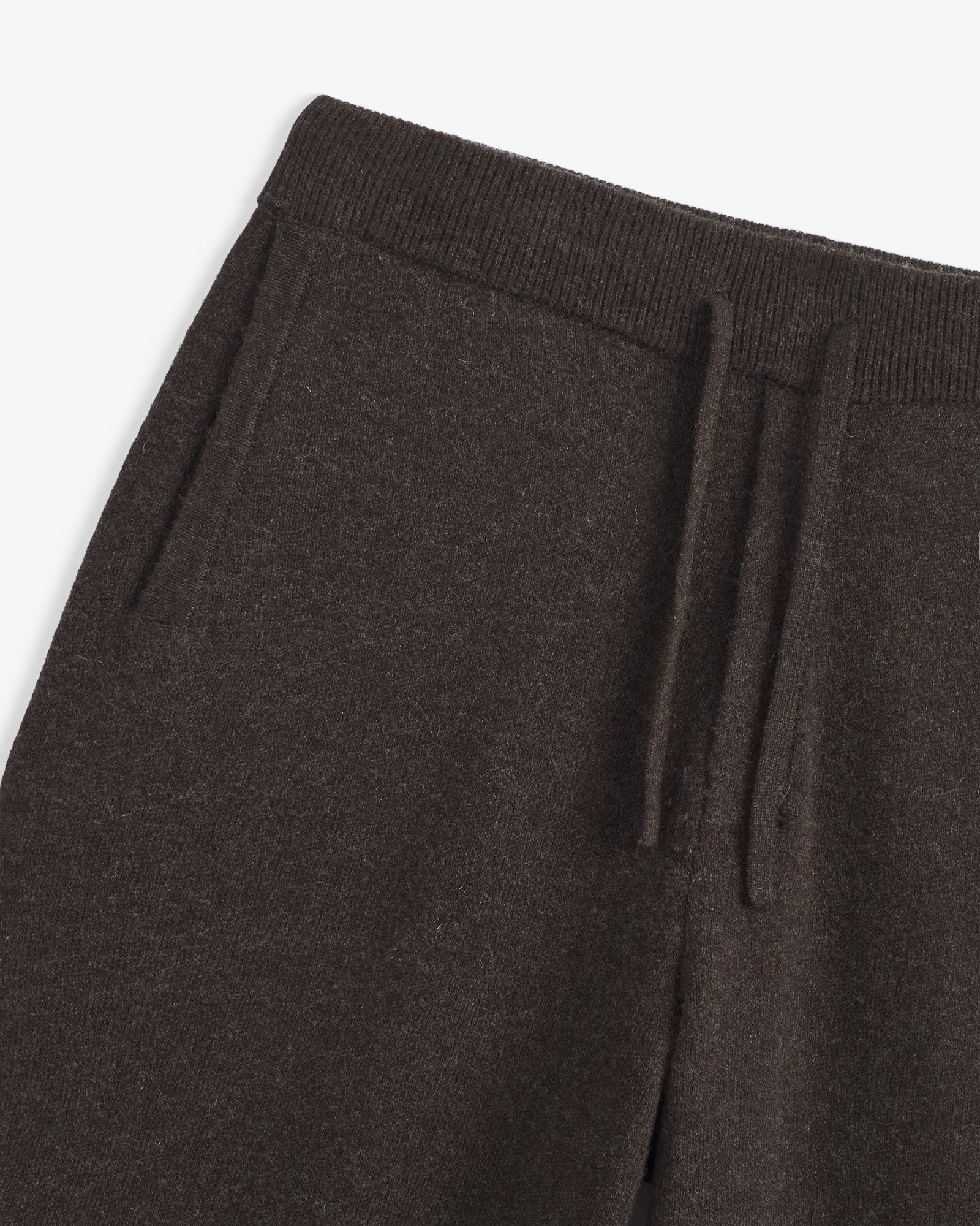 The Toulouse Pant in brown melange — close-up of the waistband and drawstring